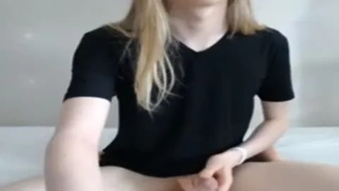 SKINNY BEAUTY penis lady-man - DickGirls.xyz
