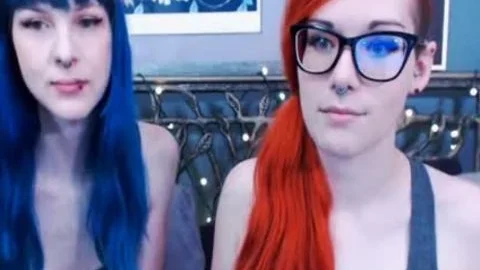 lesbian babes Heat Up Their Live Show
