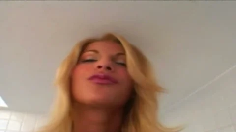 nudeBACK4U Presents - Suzany Petrovyck