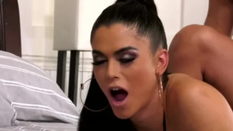 Trans Angels: Athletic Domino Presley digs cum on face