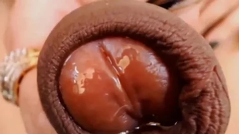 Succulent lady-man Stimulates Herself With fake penis