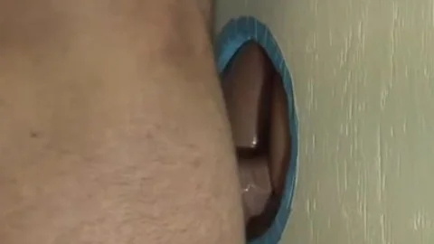 ladyboy Glory hole Surprise (comeu A Travesti No Banheiro)
