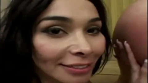 Vaniity-scene5