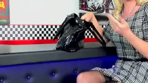 kinky UK Tilf Shows Off & Cums