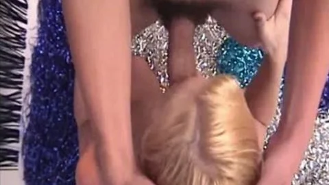 Novinho Perde Virgindade ass Com Travesti Bem Dotada